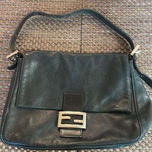 Fendi Mamma Bucket Shoulder Black Leather Shoulder Bag